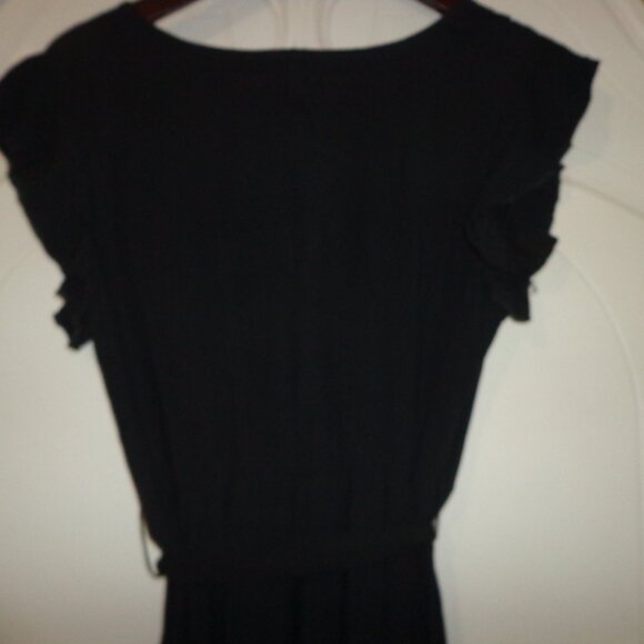 NEW GRECERELLE Maxi Wrap Dress M Black Waist Ties Ruffled Cap Sleeves V-Neck - Picture 3 of 16
